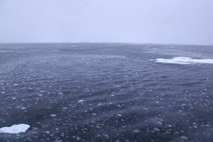 Isklumper i havet
